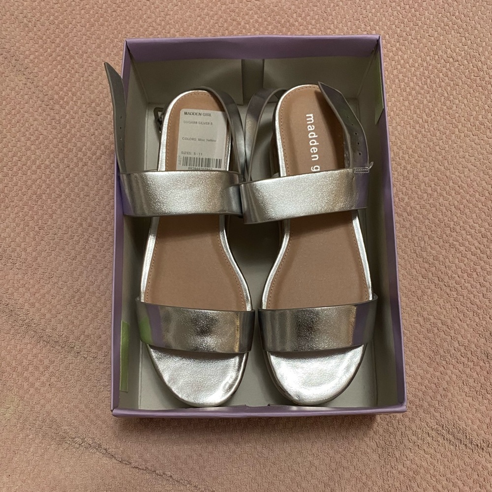 Steve Madden - Madden Girl Metallic Platform Sandals
